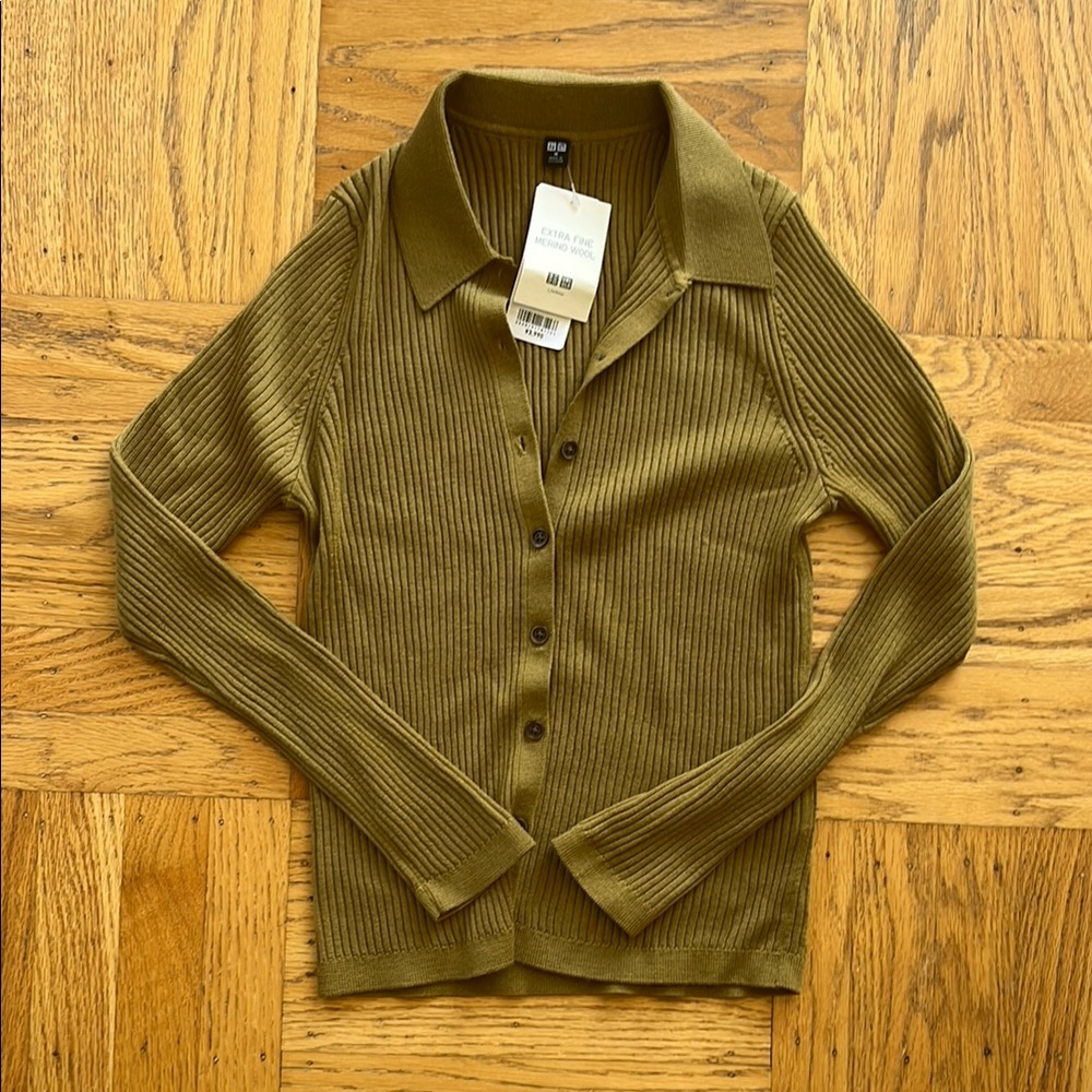 NWT UNIQLO Ribbed Button-Up Shirt